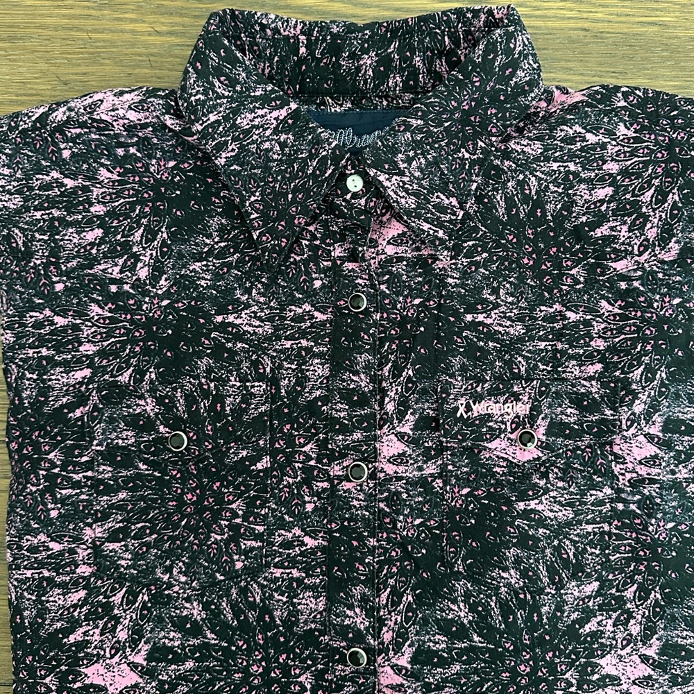 Wrangler Pink‎ Long Sleeve Snap Shirt Size M Gently Worn